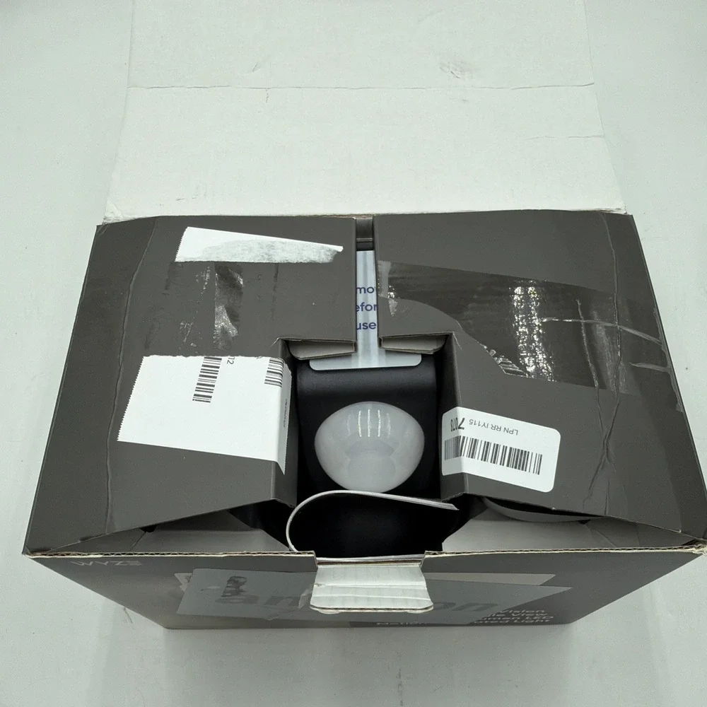 WYZE Wired Outdoor Wi-Fi Floodlight v2 Home Security Camera 2K Video BLACK